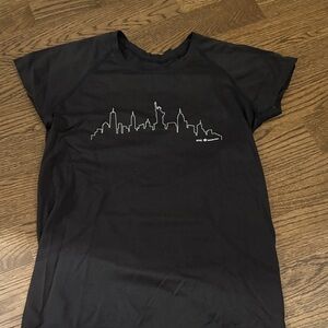 Black lululemon NYC skyline swiftly